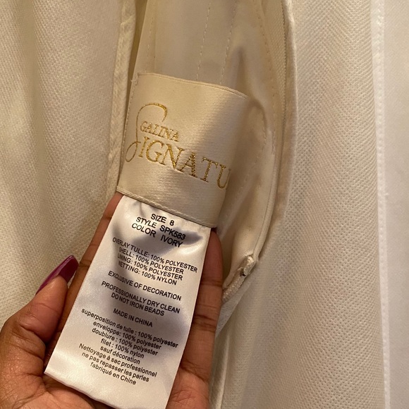 Wedding dress worn only once! Practically brandnew - Picture 3 of 6